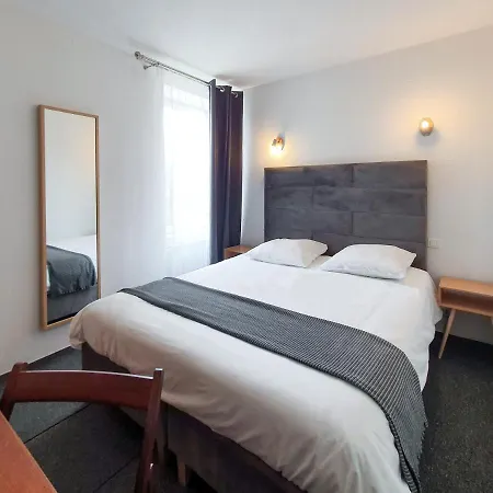 Les Tilleuls De Pareloup A Hotell Salles-Curan