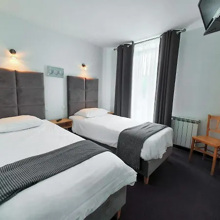 Les Tilleuls De Pareloup A Salles-Curan