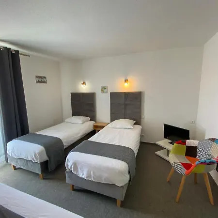 Les Tilleuls De Pareloup A Hotell Salles-Curan