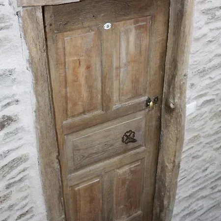 Les Tilleuls De Pareloup A Salles-Curan