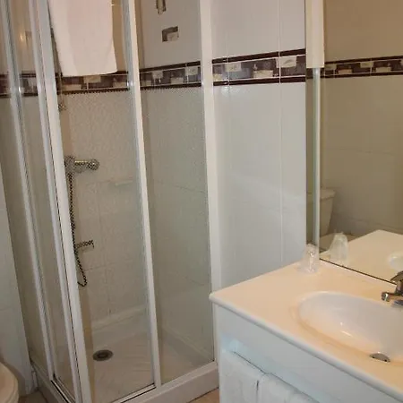 Les Tilleuls De Pareloup A Hotell