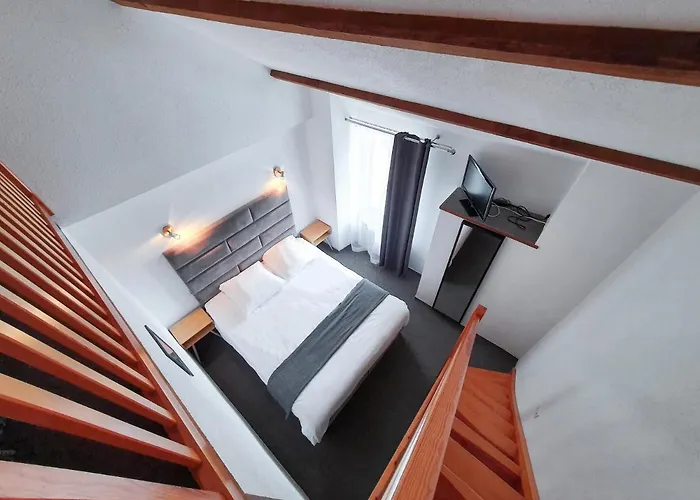 Hotel Les Tilleuls De Pareloup A Salles-Curan