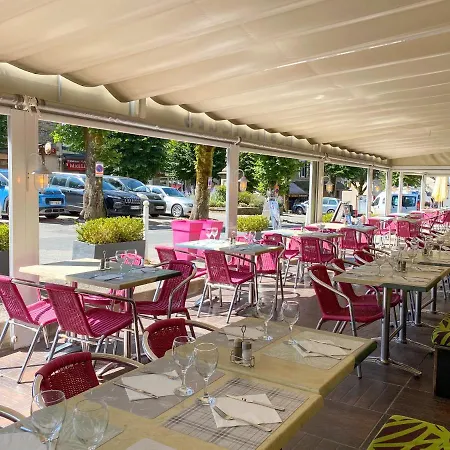 Les Tilleuls De Pareloup A Hotel