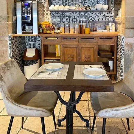 Hotel Les Tilleuls De Pareloup A 2*