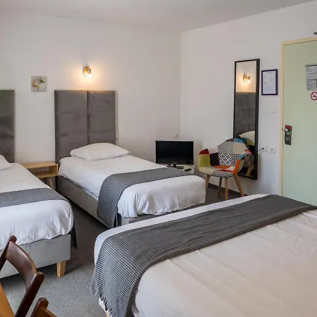 Hotel Les Tilleuls De Pareloup A 2*