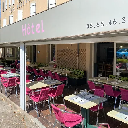 Hotel Les Tilleuls De Pareloup A Salles-Curan