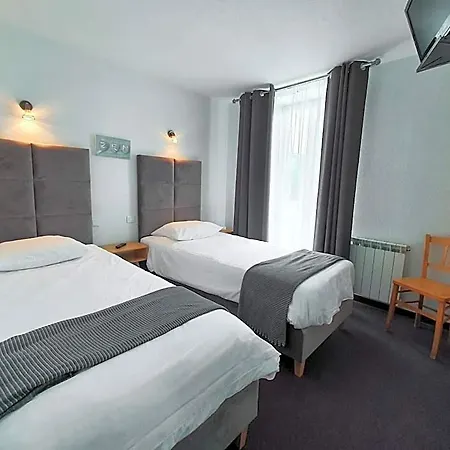 Les Tilleuls De Pareloup A Hotel