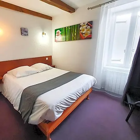 Les Tilleuls De Pareloup A Hotel 2*