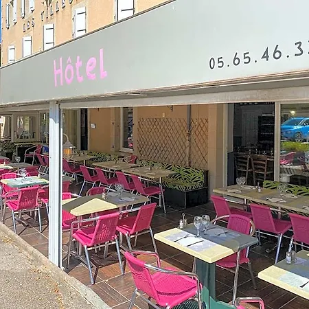 Hotel Les Tilleuls De Pareloup A Salles-Curan