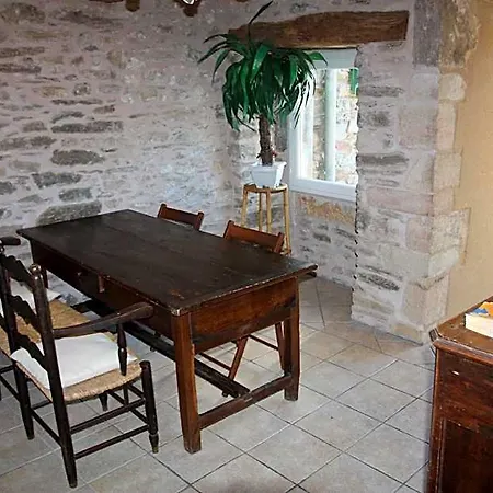Hotel Les Tilleuls De Pareloup A Salles-Curan