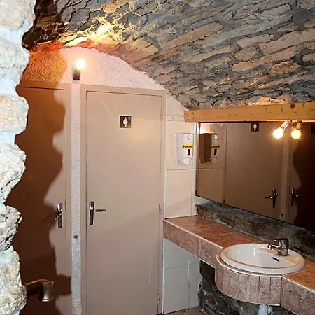 Hotel Les Tilleuls De Pareloup A