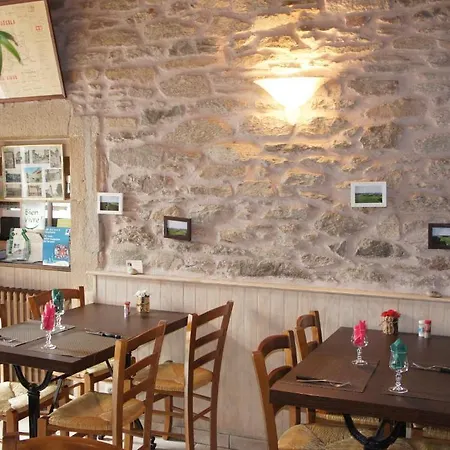 Les Tilleuls De Pareloup A Hotel