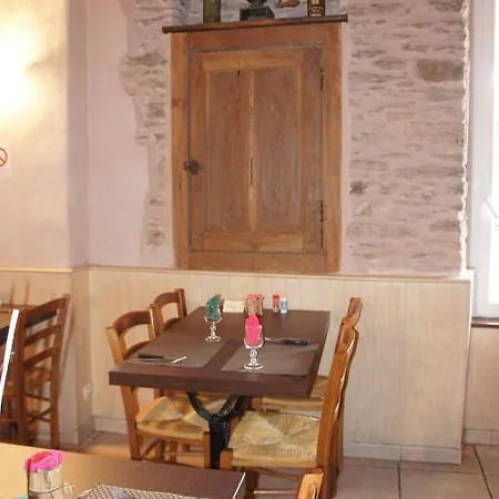 Hotel Les Tilleuls De Pareloup A Salles-Curan