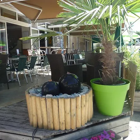 Hotel Les Tilleuls De Pareloup A 2*